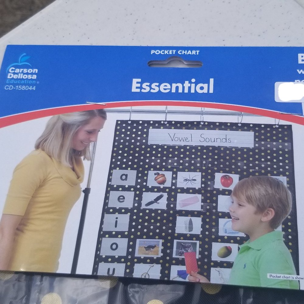 Carson Dellosa Pocket Chart - Black with Gold Dots